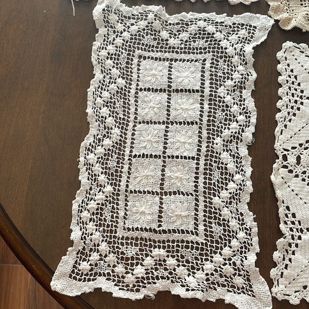 Vintage Crochet Doilies Set - Picture 7 of 10